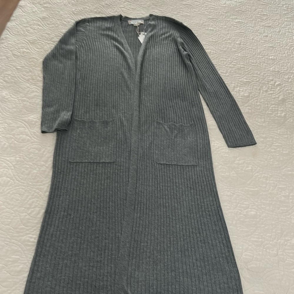 PINK ROSE LONG GRAY CABLED CARDIGAN. SIZE S
